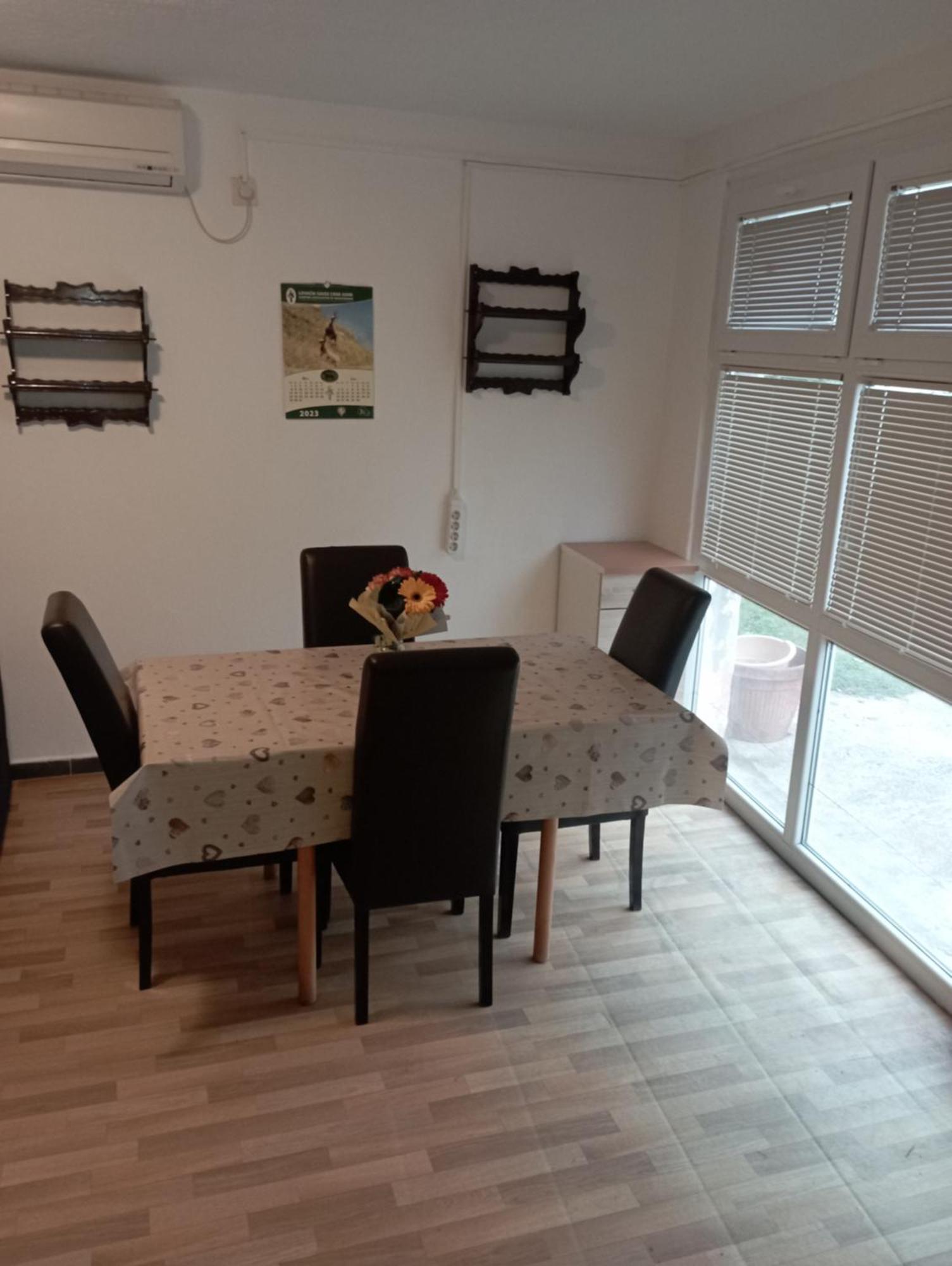 Apartments Villa Marta - Begovic Kotor Bagian luar foto