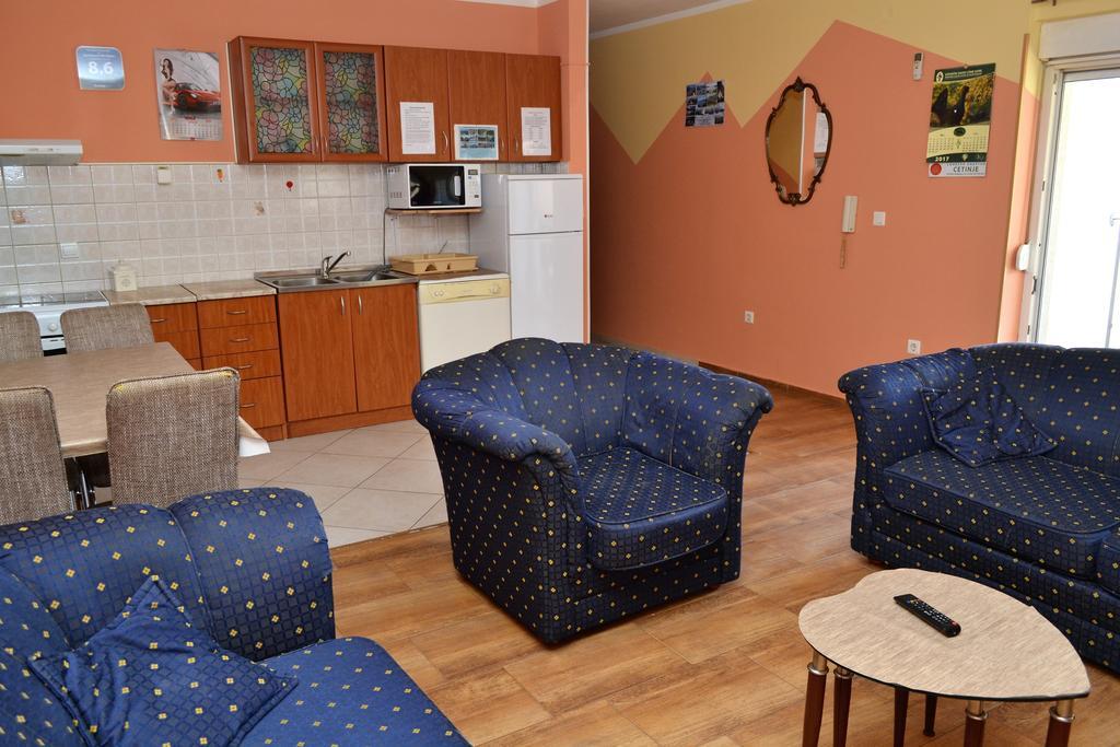 Apartments Villa Marta - Begovic Kotor Bagian luar foto