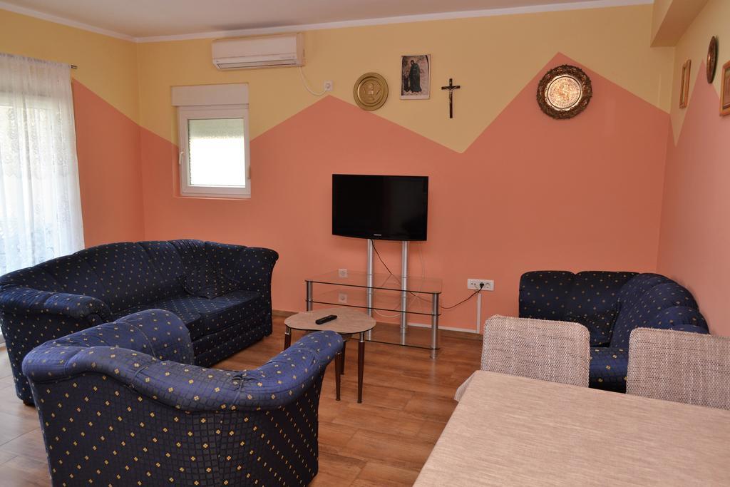 Apartments Villa Marta - Begovic Kotor Bagian luar foto
