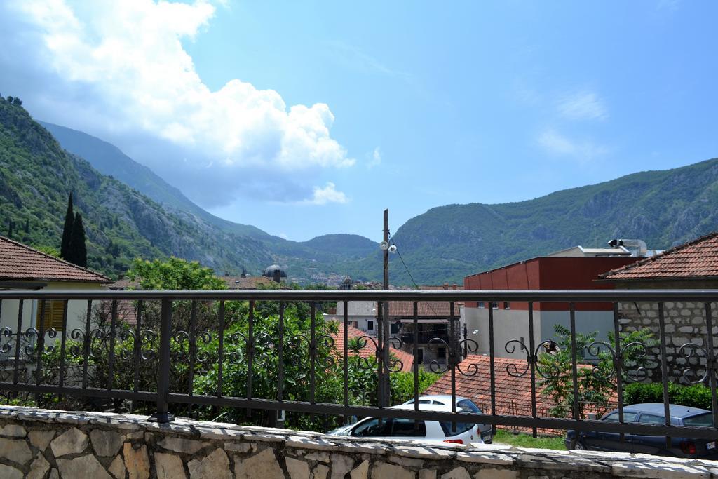 Apartments Villa Marta - Begovic Kotor Bagian luar foto