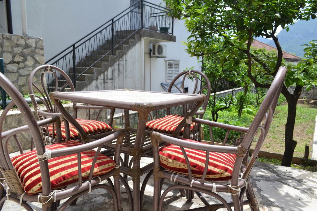 Apartments Villa Marta - Begovic Kotor Bagian luar foto