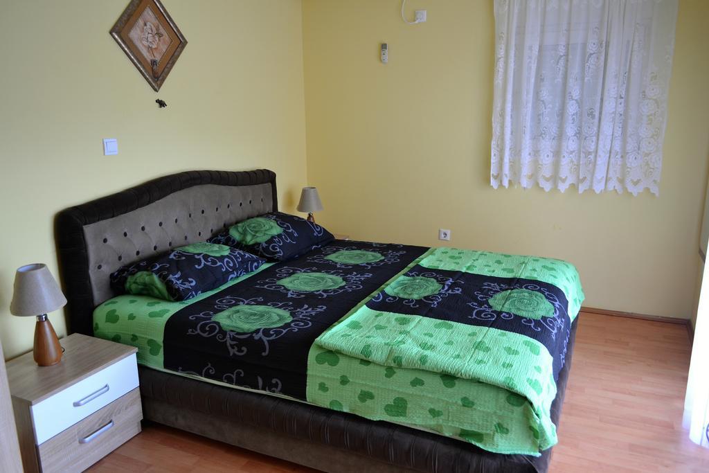 Apartments Villa Marta - Begovic Kotor Bagian luar foto