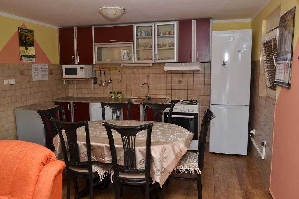 Apartments Villa Marta - Begovic Kotor Bagian luar foto