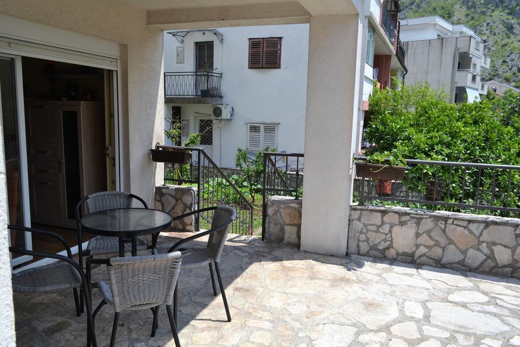 Apartments Villa Marta - Begovic Kotor Bagian luar foto