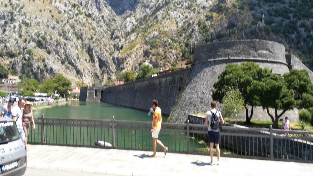 Apartments Villa Marta - Begovic Kotor Bagian luar foto